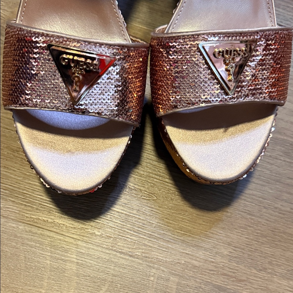 Guess Women's Metallic Rose Heels - Picture 2 of 15